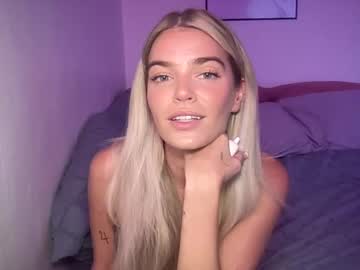 couple Live Porn On Cam with littlemaryjane19