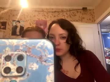 couple Live Porn On Cam with greedbiiitchs