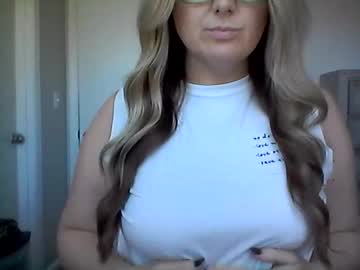 couple Live Porn On Cam with juicypeach36