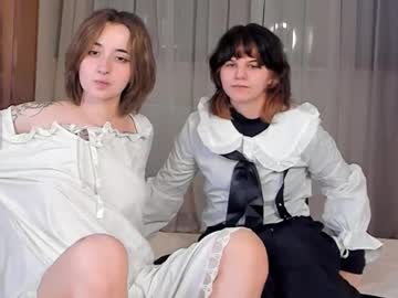 couple Live Porn On Cam with 2witches