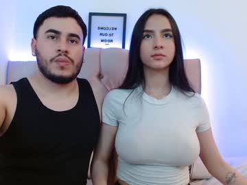 couple Live Porn On Cam with moonbrunettee