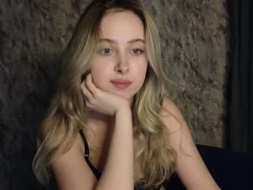 girl Live Porn On Cam with chloe_whispers