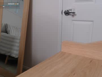 girl Live Porn On Cam with sexyskyee_