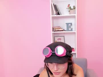 girl Live Porn On Cam with little_effy18_