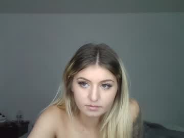 couple Live Porn On Cam with allthroat247