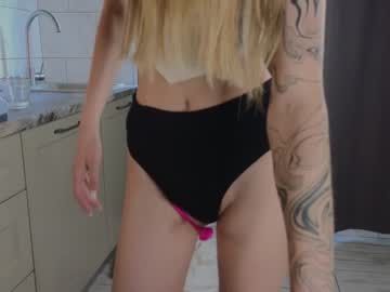girl Live Porn On Cam with anitaholmes