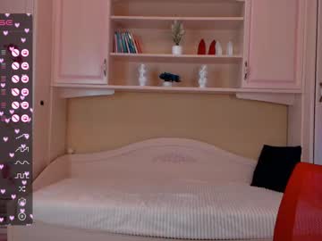 girl Live Porn On Cam with barbie_kiss1