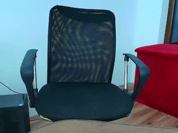 girl Live Porn On Cam with poker_facee_