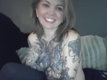 couple Live Porn On Cam with diddylicious22