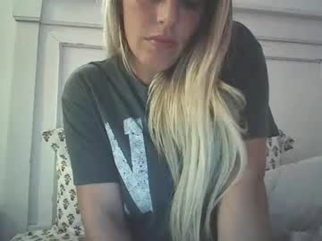girl Live Porn On Cam with michellee_michaels