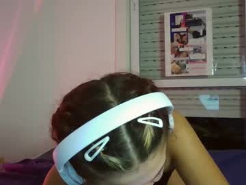 girl Live Porn On Cam with avanixiee