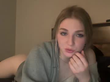 girl Live Porn On Cam with skylrstar