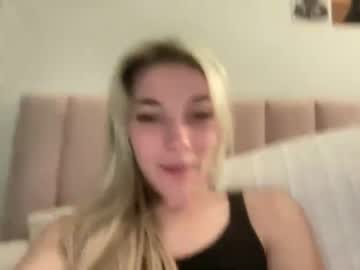 girl Live Porn On Cam with bee_my_passion