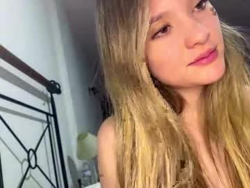 girl Live Porn On Cam with camii19y
