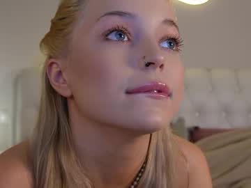 girl Live Porn On Cam with kellypeachcake