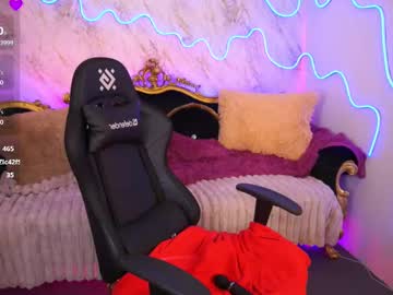 girl Live Porn On Cam with mikiikiwi