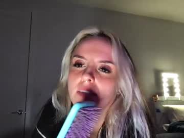 girl Live Porn On Cam with chandraxo