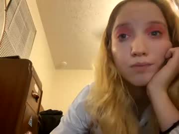 girl Live Porn On Cam with str4wberryshortcake
