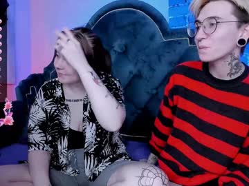 couple Live Porn On Cam with shypreettygirl