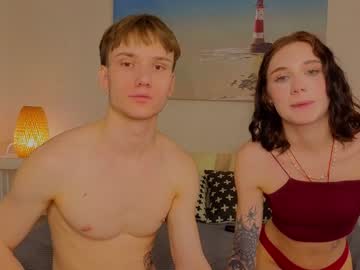 couple Live Porn On Cam with lilpupsonish