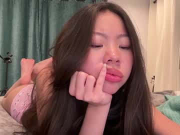 girl Live Porn On Cam with miakimxo