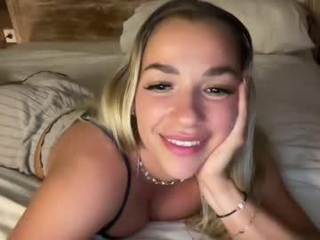 girl Live Porn On Cam with hiiandrea