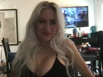 girl Live Porn On Cam with kinziemcbride