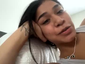 girl Live Porn On Cam with mommyandfuckingdaddy