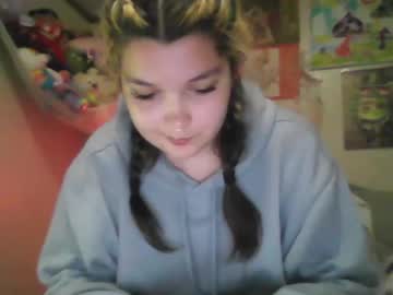 girl Live Porn On Cam with dinolover04