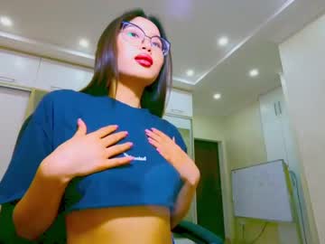 girl Live Porn On Cam with jinni_klark
