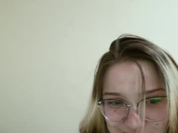 couple Live Porn On Cam with liya_still