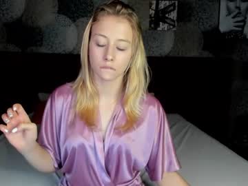 girl Live Porn On Cam with emily_tayl0r
